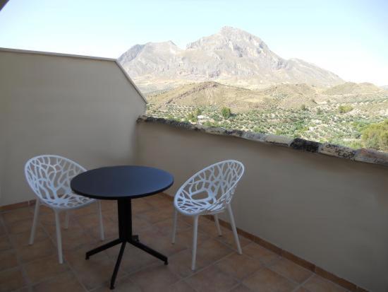 Hostal Rural De Cuadros Bedmar y Garciez Luaran gambar