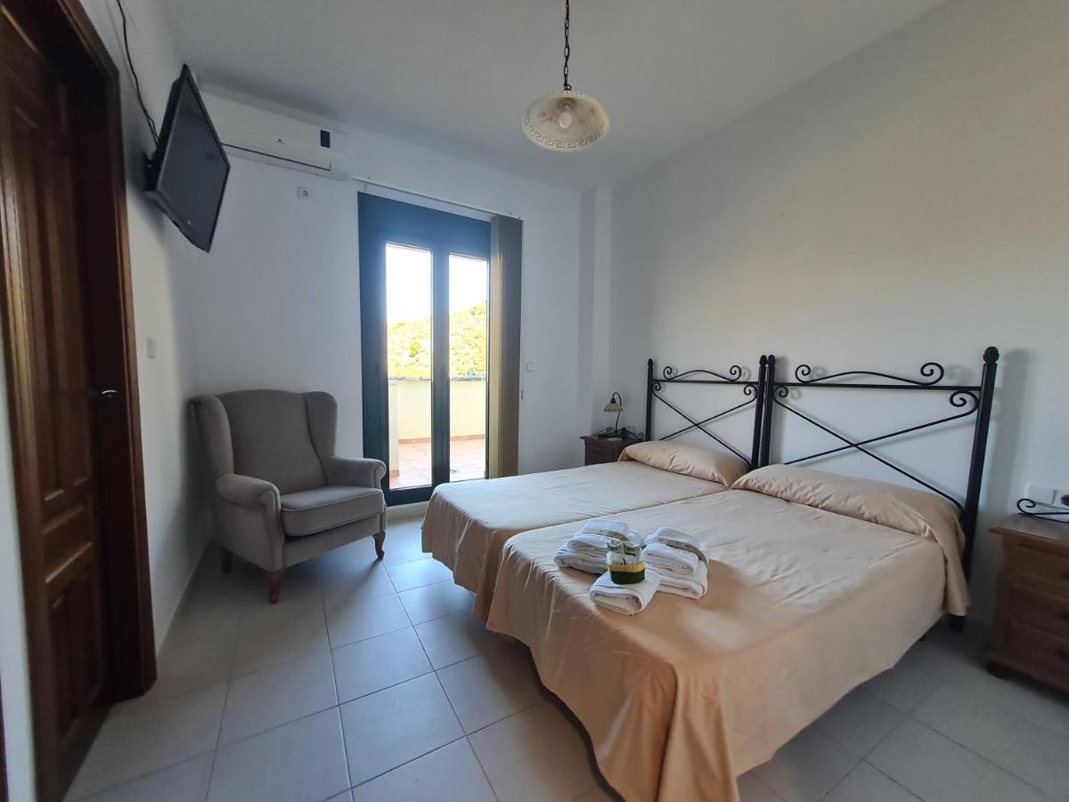 Hostal Rural De Cuadros Bedmar y Garciez Luaran gambar