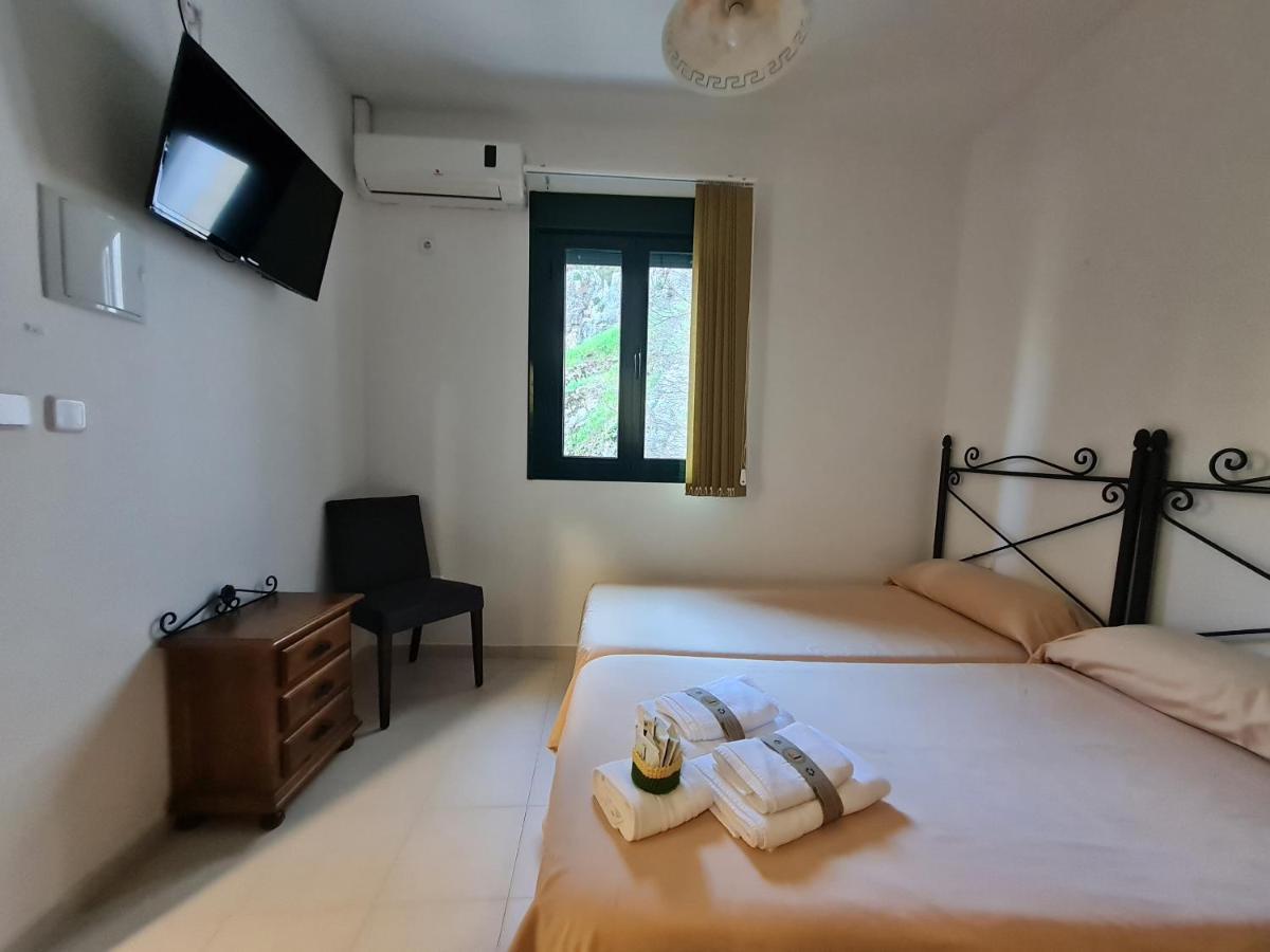 Hostal Rural De Cuadros Bedmar y Garciez Luaran gambar